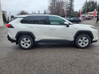 Toyota RAV4 Hybride LE (AWD) 2021 à Mont-Laurier, Québec - 4 - w320h240px