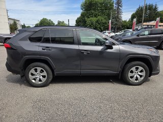 2021 Toyota RAV4 LE FWD in Mont-Laurier, Quebec - 4 - w320h240px