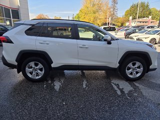 2021 Toyota RAV4 XLE AWD in Mont-Laurier, Quebec - 4 - w320h240px