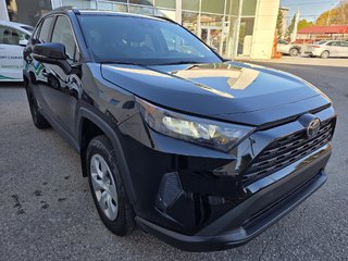 Toyota RAV4 LE AWD 2021 à Mont-Laurier, Québec - 3 - w320h240px
