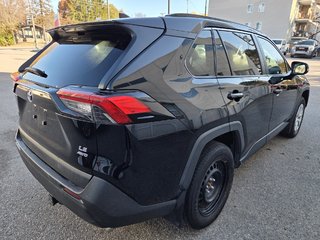 Toyota RAV4 LE AWD 2021 à Mont-Laurier, Québec - 5 - w320h240px