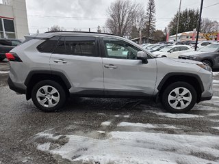Toyota RAV4 LE AWD 2021 à Mont-Laurier, Québec - 4 - w320h240px