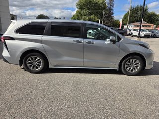 2021 Toyota Sienna XLE AWD in Mont-Laurier, Quebec - 4 - w320h240px