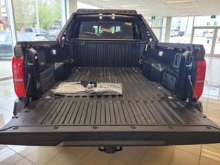 2025 Toyota Tacoma HYBRIDE in Mont-Laurier, Quebec - 6 - w320h240px