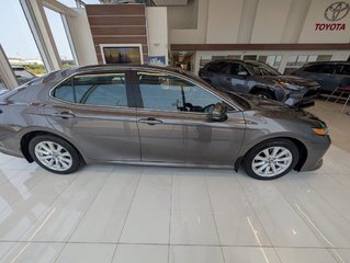 Toyota Camry LE 2019 à Matane, Québec - 4 - w320h240px