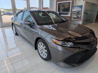 Toyota Camry LE 2019 à Matane, Québec - 3 - w320h240px