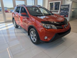 Toyota RAV4 AWD XLE 2015 à Matane, Québec - 3 - w320h240px