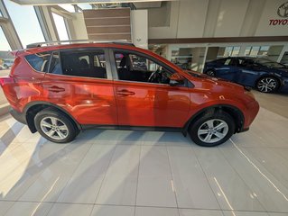 Toyota RAV4 AWD XLE 2015 à Matane, Québec - 4 - w320h240px