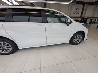 Toyota Sienna LE AWD 8 PLACES 2022 à Matane, Québec - 4 - w320h240px