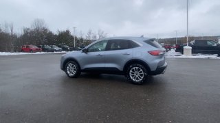 2022 Ford Escape SE in Alliston, Ontario - 6 - w320h240px