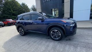 2024 Nissan Rogue SV Moonroof in Alliston, Ontario - 2 - w320h240px