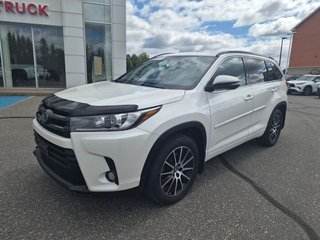 2017 Toyota Highlander SE in Temiskaming Shores, Ontario - 4 - w320h240px