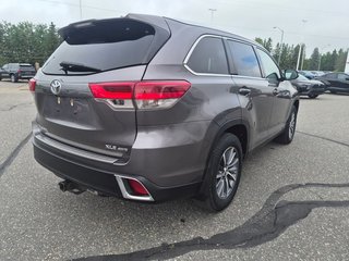 2019 Toyota HIGHLANDER XLE in Temiskaming Shores, Ontario - 4 - w320h240px