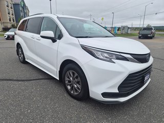 2023 Toyota SIENNA LE AWD in Temiskaming Shores, Ontario - 3 - w320h240px