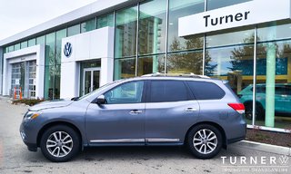 2015 Nissan Pathfinder Low KMS! Local Car| New Tires!