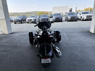 Spyder 2013 Can-Am Spyder 2013 à Saint-Georges, Québec - 4 - w320h240px