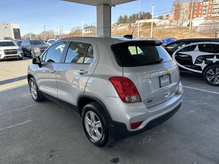 2017  Trax AWD 4dr LS in Saint-Georges, Quebec - 5 - w320h240px