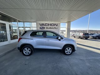 2017  Trax AWD 4dr LS in Saint-Georges, Quebec - 2 - w320h240px