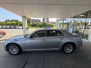 2014 Chrysler 300 Touring in Saint-Georges, Quebec - 6 - w320h240px