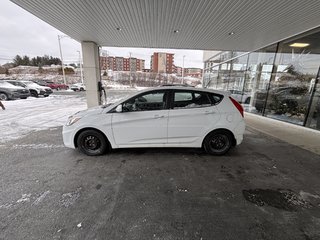 2016  Accent 5dr HB Auto SE in Saint-Georges, Quebec - 5 - w320h240px