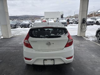 2016  Accent 5dr HB Auto SE in Saint-Georges, Quebec - 4 - w320h240px