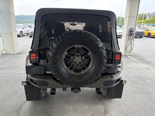 2016 Jeep WRANGLER UNLIMITED 4WD 4dr 75th Anniversary in Saint-Georges, Quebec - 4 - w320h240px