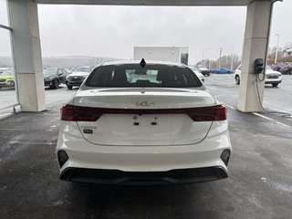 2023 Kia Forte LX IVT in Saint-Georges, Quebec - 4 - w320h240px