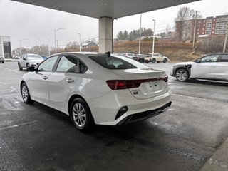 2023 Kia Forte LX IVT in Saint-Georges, Quebec - 5 - w320h240px