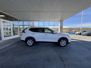 2014 Nissan Rogue AWD 4dr SV in Saint-Georges, Quebec - 2 - w320h240px