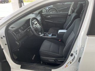 2016 Toyota Camry 4dr Sdn I4 Auto LE in Saint-Georges, Quebec - 6 - w320h240px