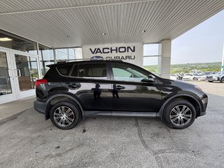 2015 Toyota RAV4 AWD 4dr LE in Saint-Georges, Quebec - 2 - w320h240px