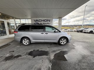 Sienna 5dr V6 7-Pass FWD 2011 à Saint-Georges, Québec - 2 - w320h240px