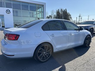 Volkswagen GLI 4dr 2.0 TSI Man GLI Autobahn 2017 à Saint-Georges, Québec - 6 - w320h240px