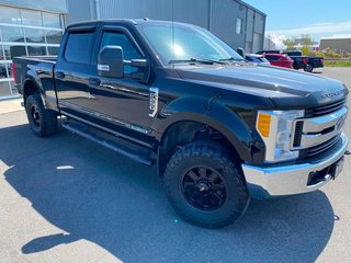 Ford Super Duty F-250 SRW XLT  BOITE de 6 pieds 2017 à Matane, Québec - 3 - w320h240px