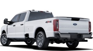 Ford Super Duty F-350 SRW XLT 2025 à Matane, Québec - 2 - w320h240px