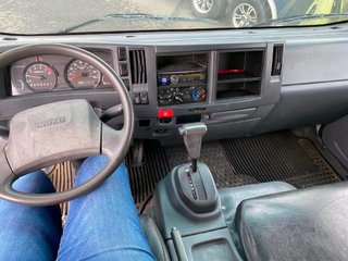 2017 Isuzu NPR HD GAS REG BOÎTE DE 18 PIEDS in Matane, Quebec - 6 - w320h240px