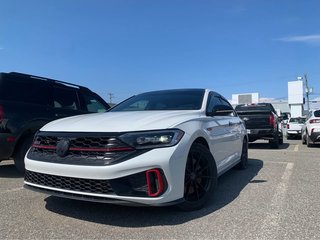 Volkswagen Jetta GLI 40th Anniversary Edition 2024 à Matane, Québec - 2 - w320h240px