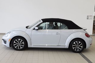 2018  Beetle CONVERTIBLE+MAG+APP CONNECT in Laval, Quebec - 3 - w320h240px