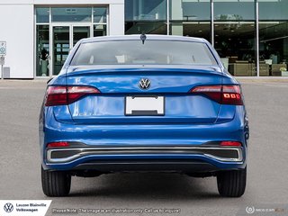 2024  Jetta Highline in Laval, Quebec - 5 - w320h240px