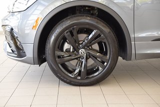 2023  Tiguan COMFORTLINE+BLACK PACKAGE in Laval, Quebec - 5 - w320h240px