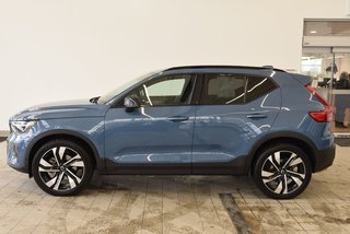 2023 Volvo XC40 Plus Dark Theme+HARMAN+AWD in Laval, Quebec - 2 - w320h240px