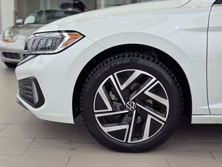 2023 Volkswagen Jetta Highline TOIT | CARPLAY | CAMÉRA | CUIR | BAS KM in Laval, Quebec - 5 - w320h240px