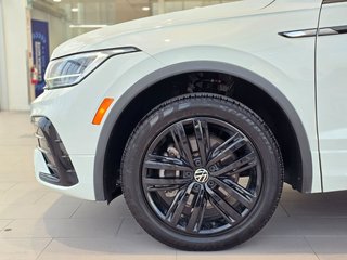 Volkswagen Tiguan Comfortline R-LINE | BLACK PACK | TOIT PANO | CUIR 2022 à Laval, Québec - 5 - w320h240px