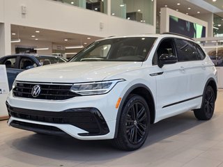 Volkswagen Tiguan Comfortline R-LINE | BLACK PACK | TOIT PANO | CUIR 2022 à Laval, Québec - 4 - w320h240px