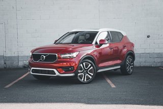 2020 Volvo XC40 T5 AWD Momentum 4 Cylinder Engine 2.0L/120CI All Wheel Drive