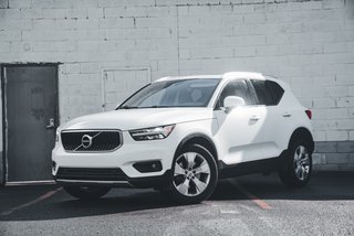 2021 Volvo XC40 T4 AWD Momentum 4 Cylinder Engine 2.0L All Wheel Drive