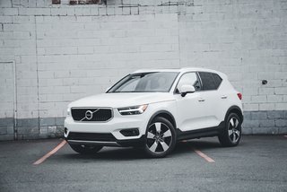 2021 Volvo XC40 T5 AWD Momentum