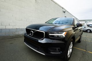 2021 Volvo XC40 Momentum