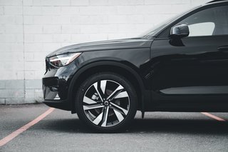 2025 Volvo XC40 B5 AWD Ultra Dark Theme 4 Cylinder Engine 2.0L All Wheel Drive