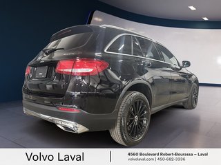 2018 Mercedes-Benz GLC 300 in Laval, Quebec - 4 - w320h240px